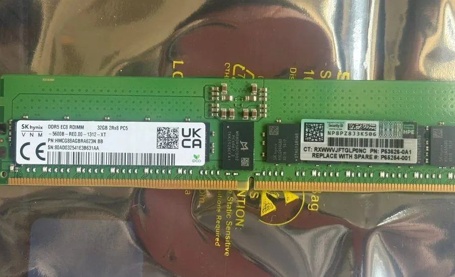 Модуль памяти HPE P64706-B21 32GB DDR5-5600MHz ECC RDIMM 2Rx8 RAM P53626-0A1 P65