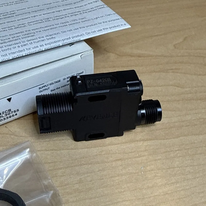Фотоэлектрический датчик KEYENCE PZ-G42CB Photoelectric Sensor — фото лота 1