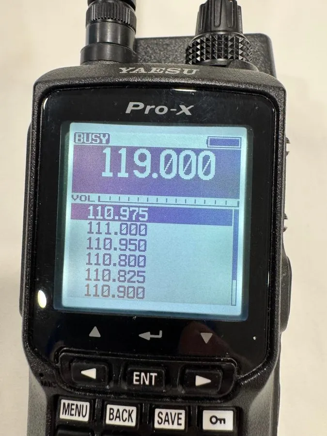 Радиостанция YAESU Aircraft Band Radio FTA-550L — фото лота 1