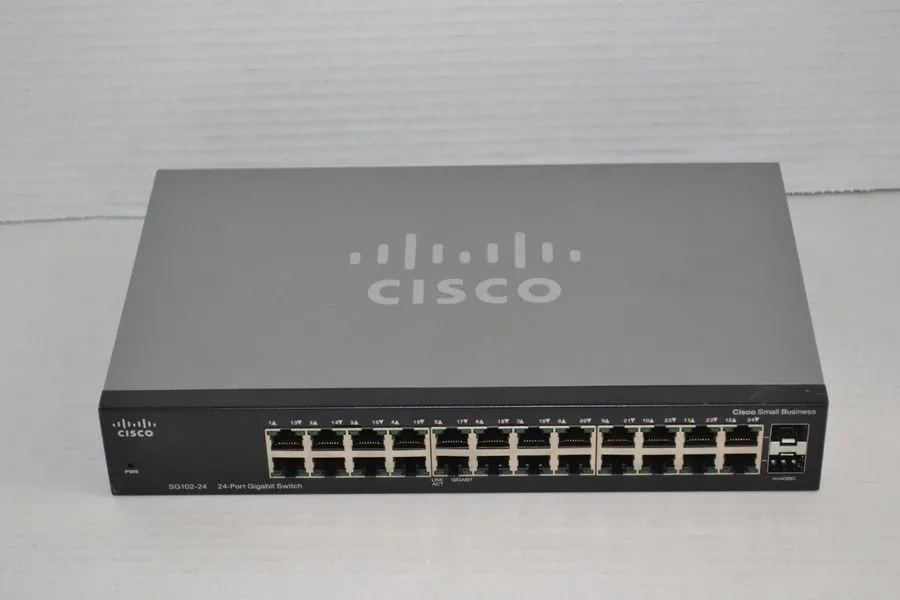 Коммутатор Cisco SG102-24 24-Port Gigabit Ethernet Unmanaged Rackmount Switch