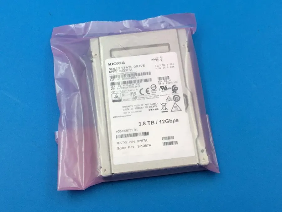 SSD-накопитель Kioxia PM5-R 3.84TB KPM51RUG3T84 SAS 12Gb/s 3D TLC 2.5in Intensiv — фото лота 1