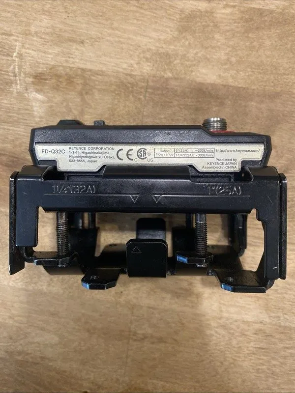 Расходомер Keyence FD-Q32C Clamp-On Flow Sensor Industrial Flow Meter — фото лота 2