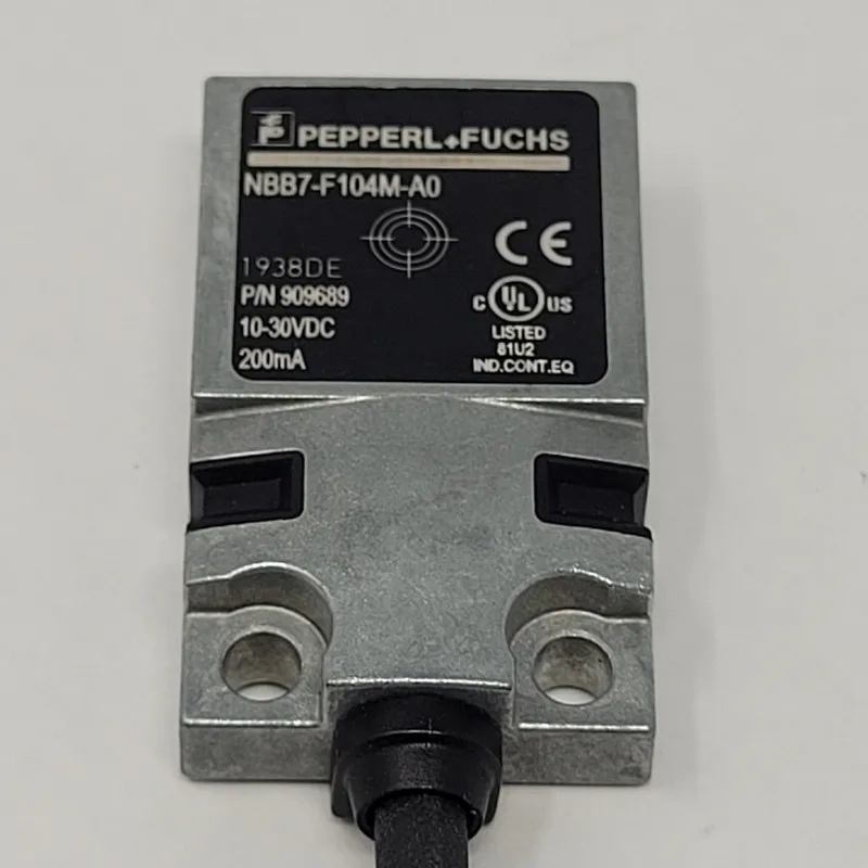 Датчик приближения Pepperl Fuchs NBB7-F104M-A0 Inductive Proximity Sensor, 200mA
