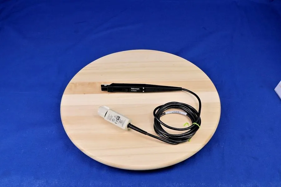Осциллограф Tektronix TCP202 AC/DC Current Probe 50MHz 15A