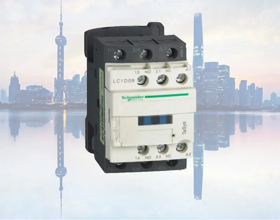 Контактор Schneider TeSys D Series three-pole contactor 32A 24V LC1D32B7C