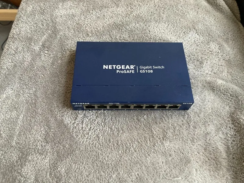 Коммутатор NETGEAR GS108 ProSafe (GS108-400NAS) 8 Port Standalone Gigabit Ethern