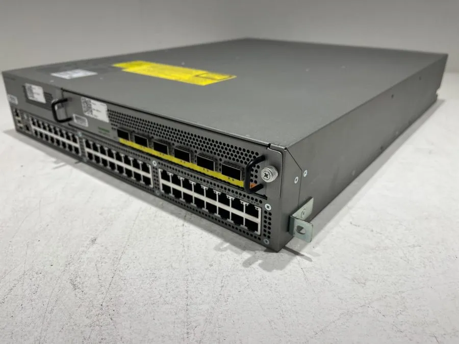 Коммутатор Cisco Nexus 9000 Series N9K-C9396TX V01 48-Port 2U Fully Managed Swit