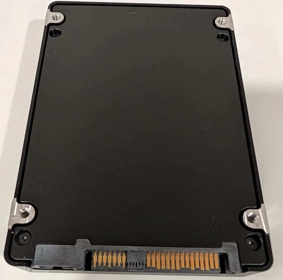 SSD-накопитель Samsung PM1633a 1.92TB 2.5" SAS 12G SSD MZ-ILS1T9N 512-Byte 90% H — фото лота 2