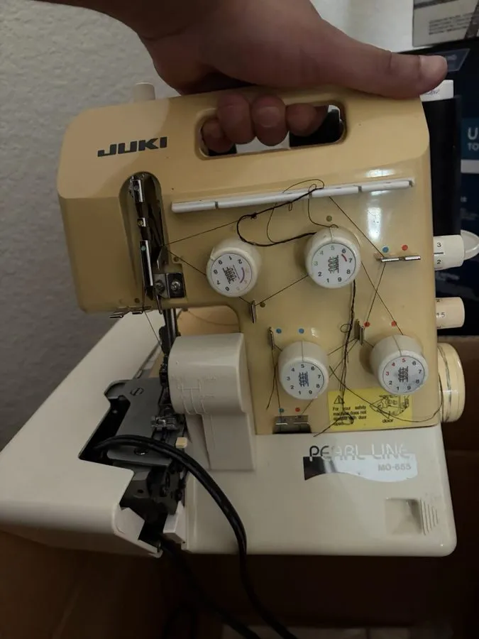 Оборудование рекламного производства JUKI MO-655 Thread Overlock Sewing Machine — фото лота 1