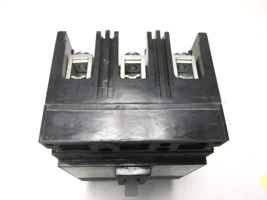 Автоматический выключатель GE TED134020 20-Amp 3-Pole Industrial Circuit Breaker