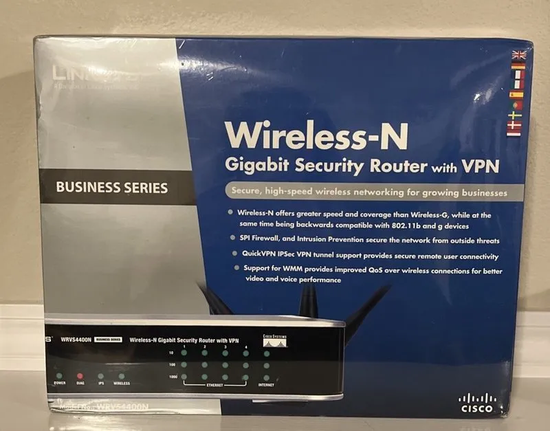 Маршрутизатор Cisco WRVS4400N 4-Port Gigabit Wireless N Router Business Series L — фото лота 1