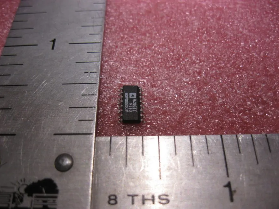 Коммутатор ADG508AKR Analog Devices Single Circuit IC Switch 8:1 300 Ohm 16-SOIC
