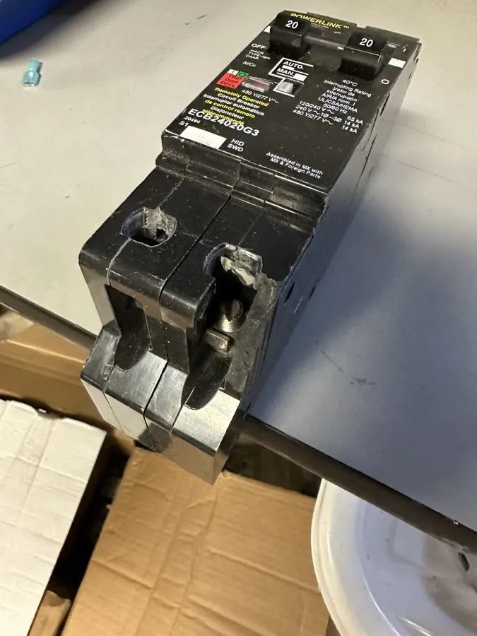 Автоматический выключатель Schneider Electric ECB24020G3 Circuit Breaker 20amp 4