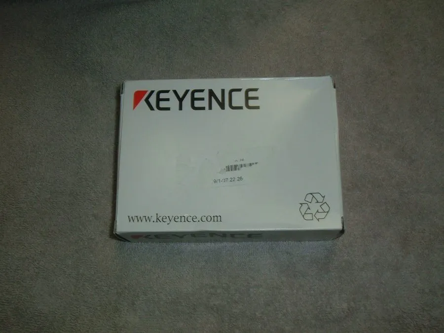 Датчик KEYENCE LR-TB5000CL Laser Sensor