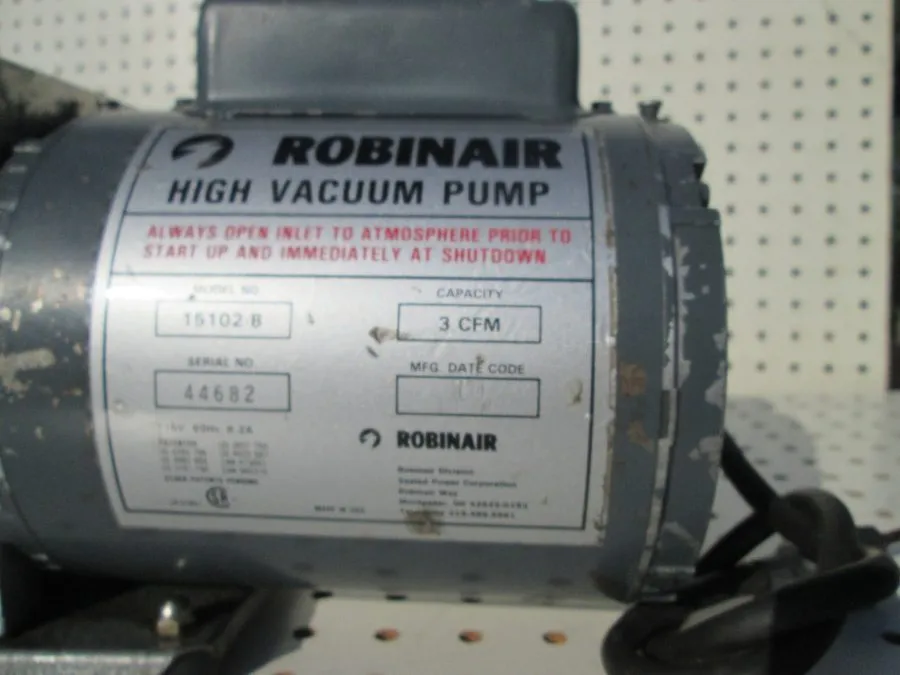 Насос Robinair Model 15102-B High Vacuum Pump Motor 115V 60HZ 6.2A, 3 CFM HVAC