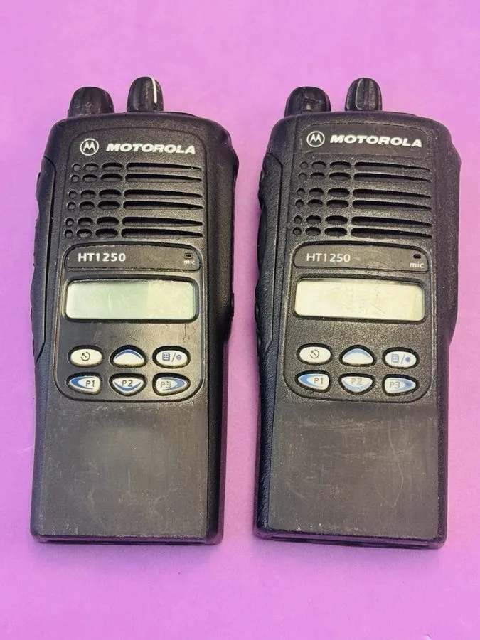 Радиостанция Motorola HT1250 LS+ UHF 450-512MHz 4W 16CH Two Way Radio AAH25SDH9D