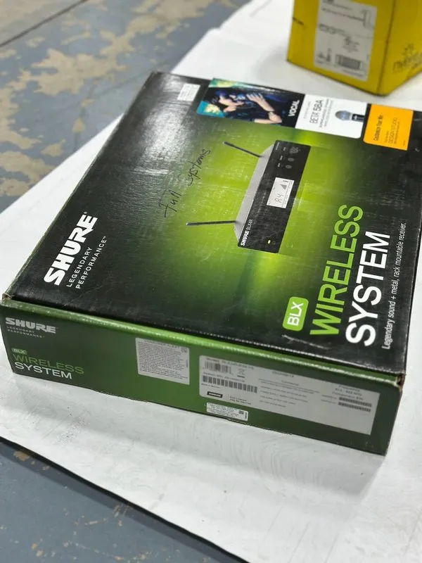 Радиосистема Shure BLX24R/B58 Rackmount Wireless Handheld Microphone System