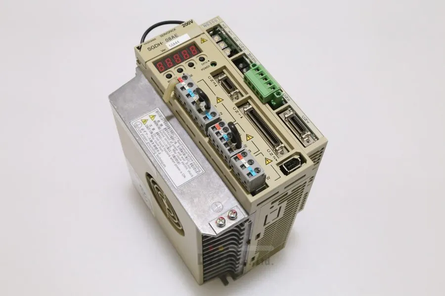 Сервопривод Yaskawa SGDH-08AE Servopack Amplifier 0.8kW 200-230V