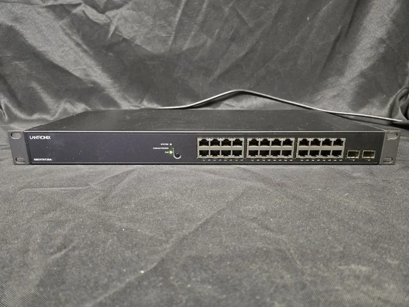 IIoT-устройство Lantronix SM24TAT2SA 24 Port Gigabit PoE+ Smart Managed Switch 3
