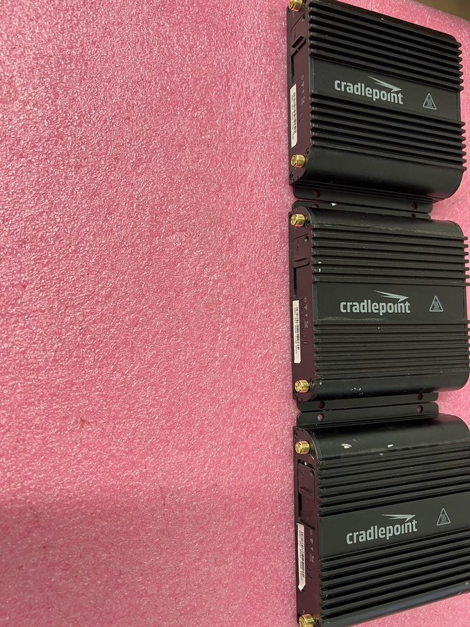 Маршрутизатор Cradlepoint IBR600B-LP4 LTE Wireless Router