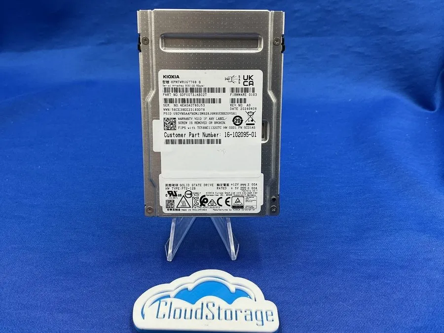 SSD-накопитель Kioxia KPM7WRUG7T68 7.68TB 24G SAS FIPS SED SSD UCS-SD76TBKANK9 — фото лота 1