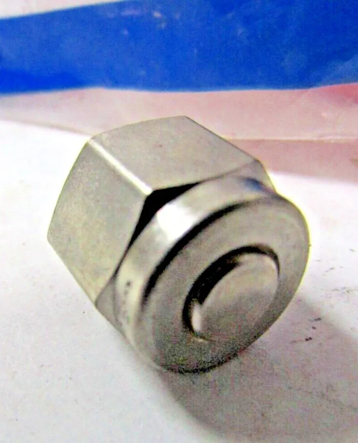 Фитинг Swagelok SS-400-P PLUG
