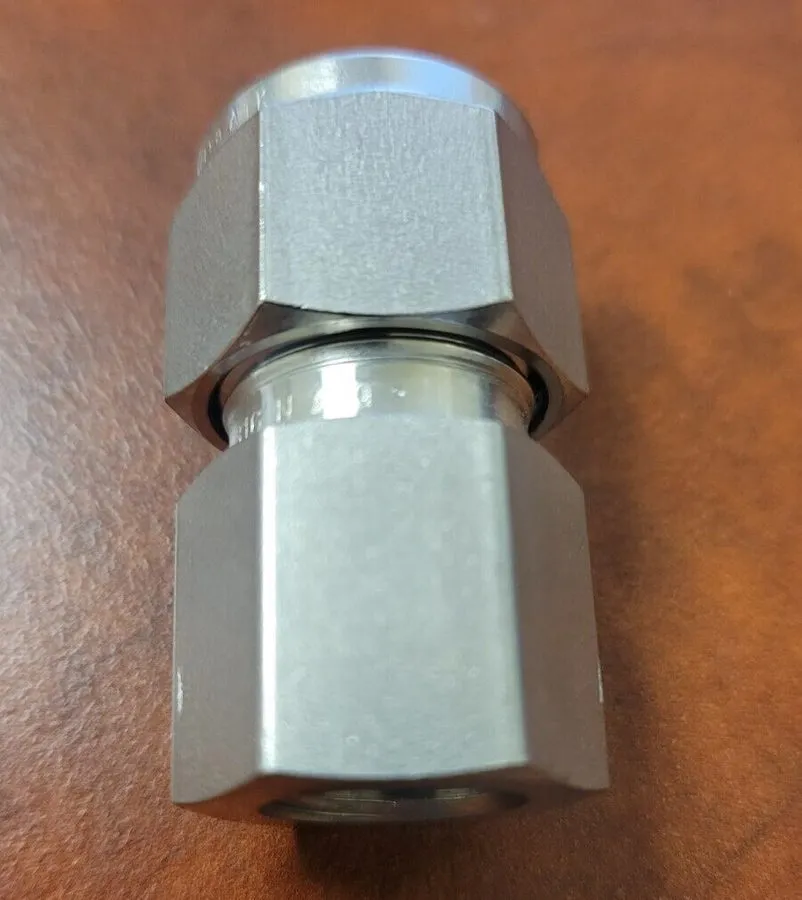 Фитинг Swagelok SS-2000-7-20 Stainless Steel Swagelok Tube Fitting FNSP — фото лота 2