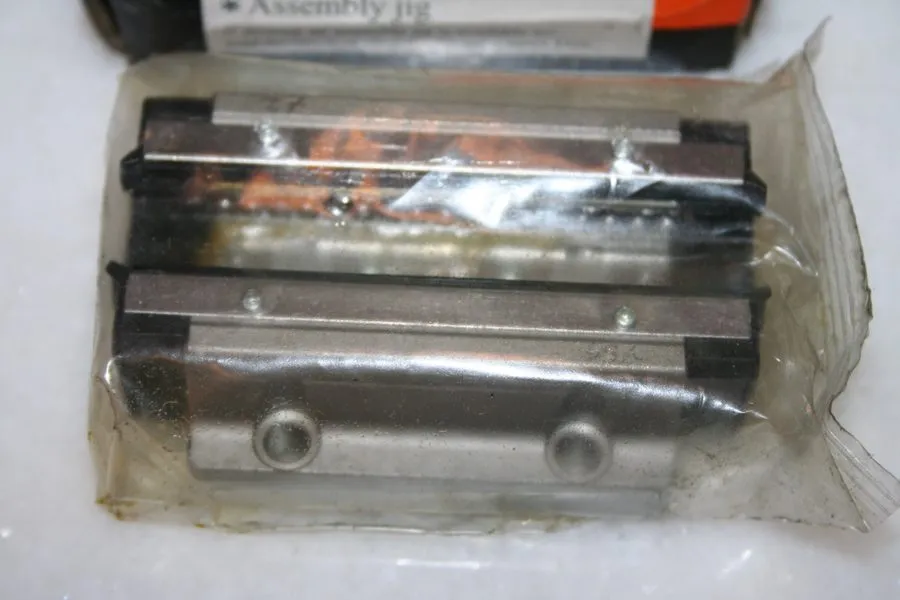 Линейная направляющая THK HSR20LB1SS (GK) Linear Bearing Block HSR-20