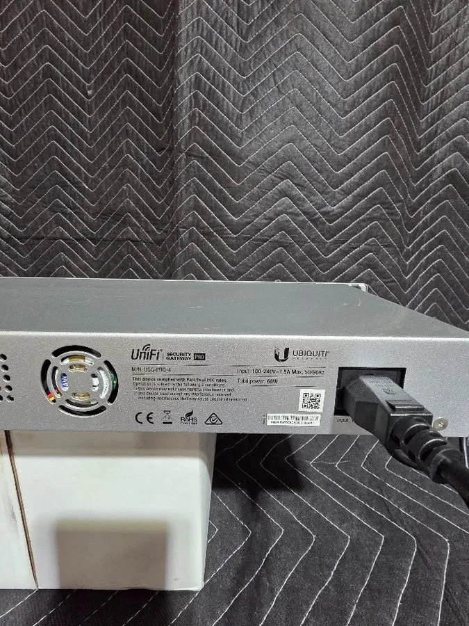 Коммутатор Ubiquiti Networks USG-PRO-4 UniFi Security Gateway Access Point PRO — фото лота 2