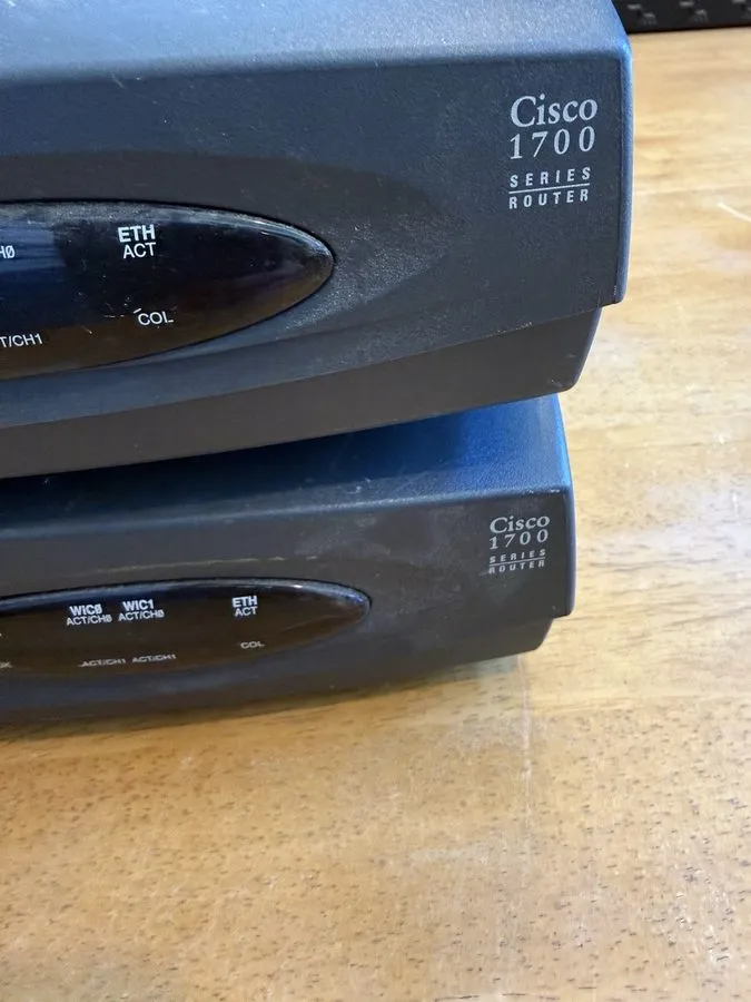 Маршрутизатор Cisco 1720 Routers WIC-1DSU-T1 & V2 T1 CSU/DSU Cards
