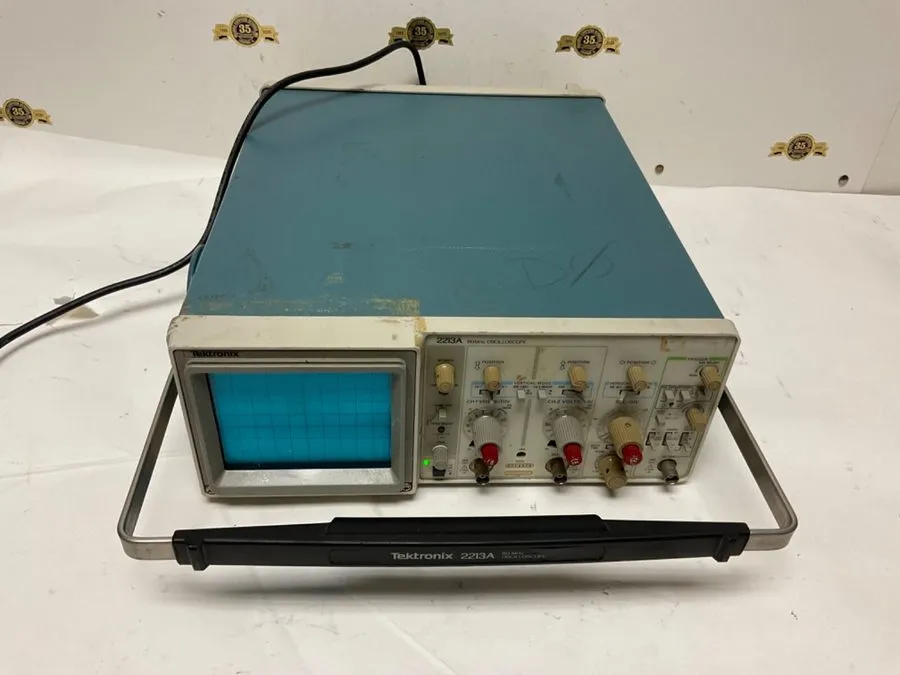 Осциллограф Tektronix 2213A 60MHz 2 Channel Oscilloscope.