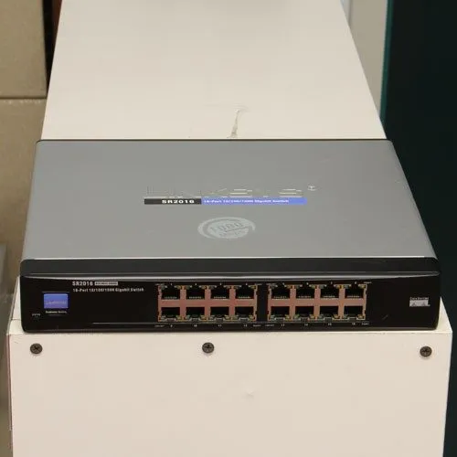 Коммутатор CISCO Linksys SR2016 16-Port 10/100/1000 Gigabit Switch