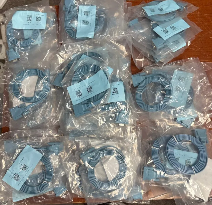 Маршрутизатор Cisco Console Cable RJ45 DB9 Serial Router / Switch 72-3383-01