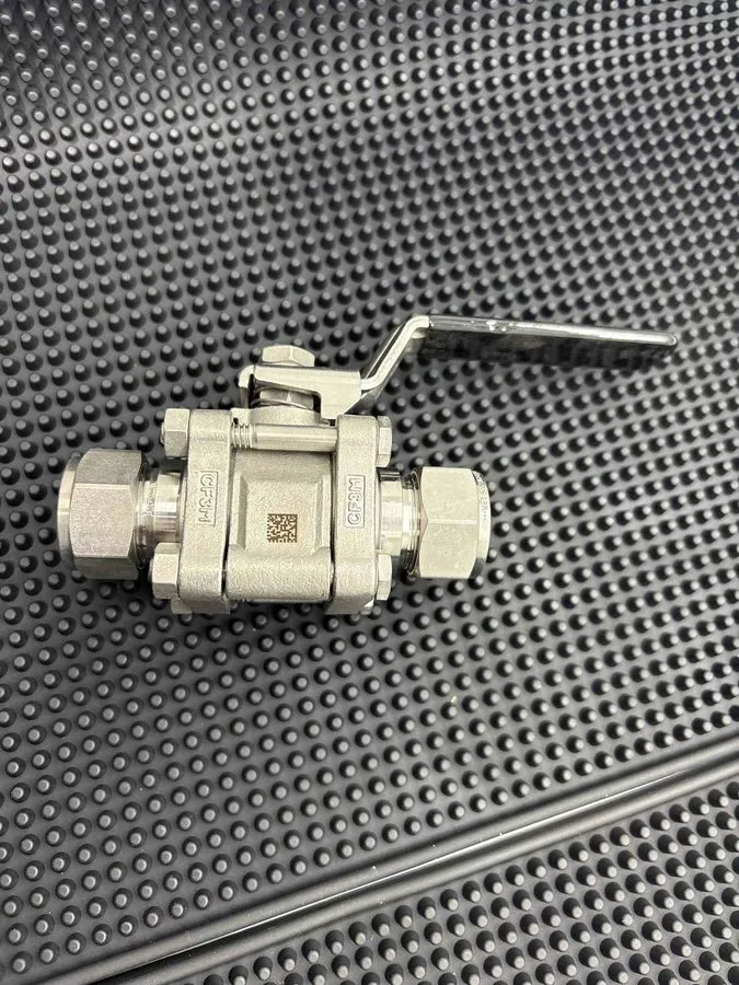 Клапан Swagelok SS-63TS12 Stainless Steel 3-Piece 60 Series Ball Valve FNIP