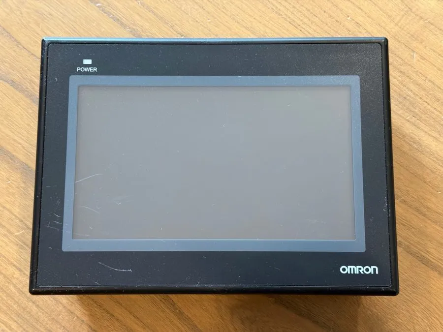 Панель оператора OMRON NB7W-TW01B HMI INTERACTIVE DISPLAY 24V DC