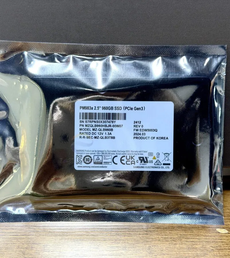 SSD-накопитель Samsung PM983a 960GB SSD 2.5" U.2 PCIe 3.0 NVMe MZ-QLB960B MZQLB9 — фото лота 2