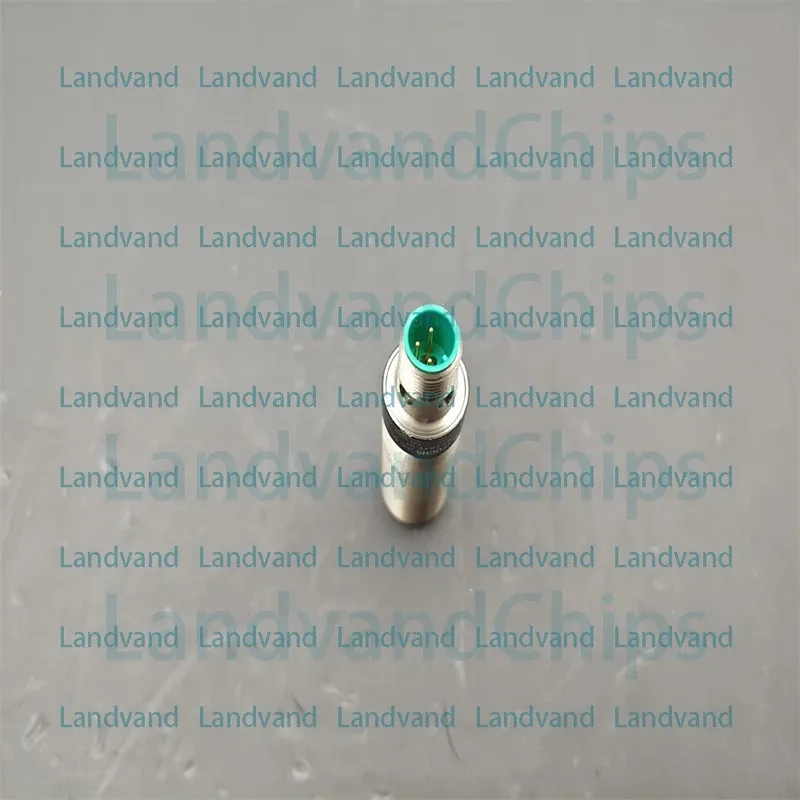 Датчик приближения NMB5-18GM65-E0-FE-V1 PROXIMITY SENSOR NMB518GM65