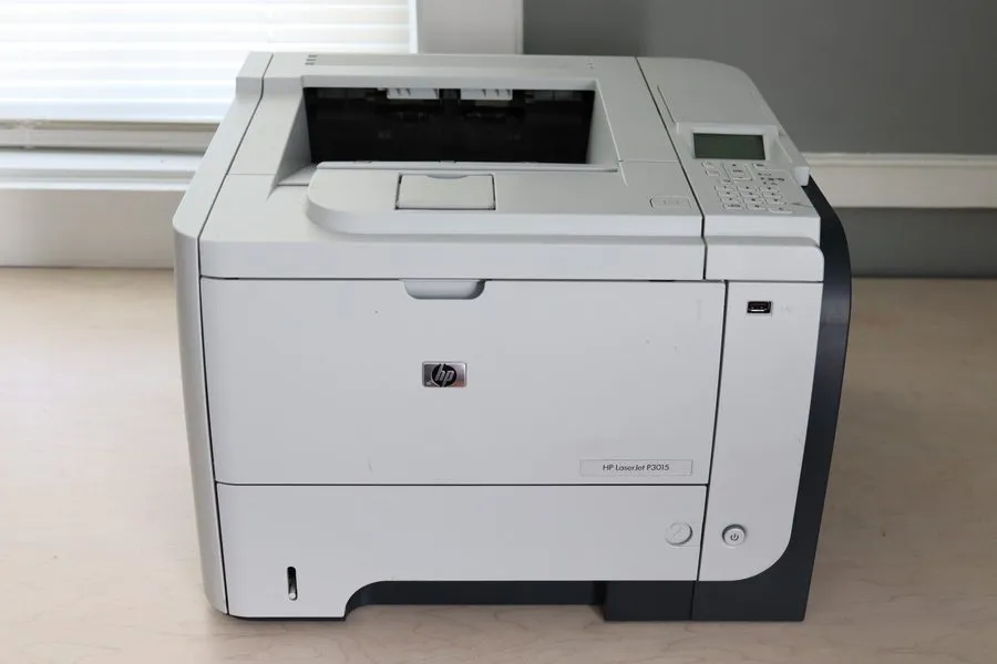 Лазерный принтер HP LaserJet Enterprise P3015n Laser Printer CE527A — фото лота 1