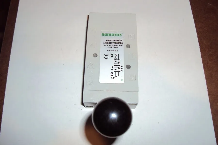 Пневмоклапан Numatics L23PA452O000000 Remote Pneumatic Pilot Control Valve
