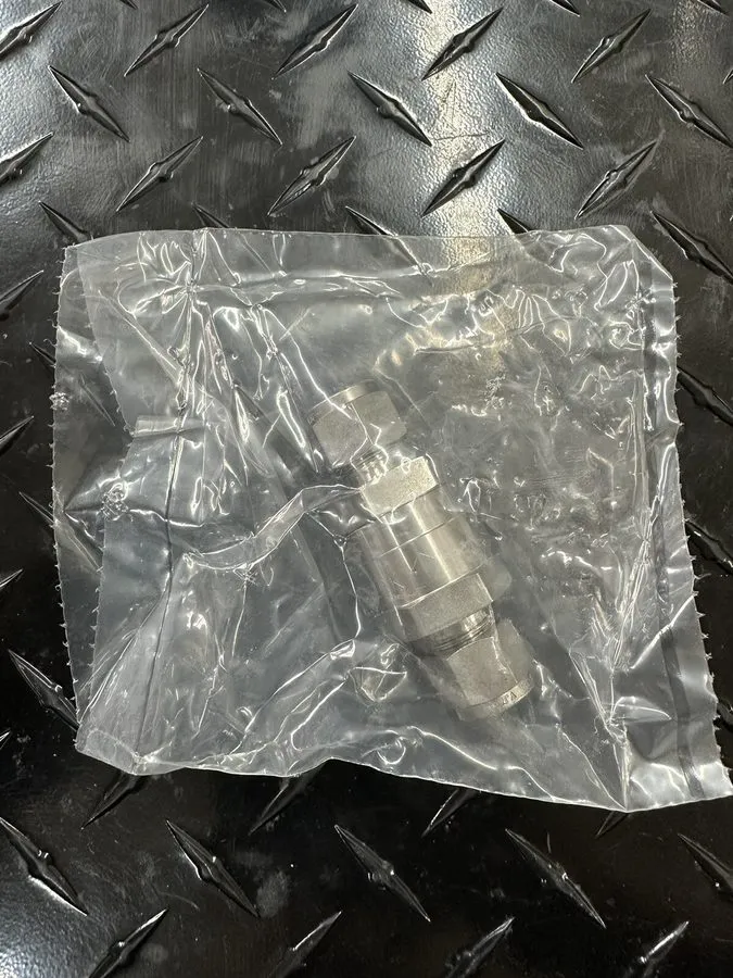 Клапан Swagelok 3/8" Poppet Check Valve, 1 psi, 316L, SS-CHS6-1 — фото лота 1