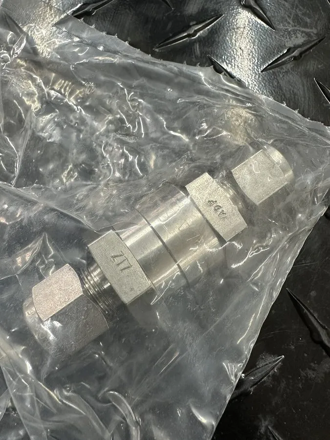 Клапан Swagelok 3/8" Poppet Check Valve, 1 psi, 316L, SS-CHS6-1 — фото лота 2