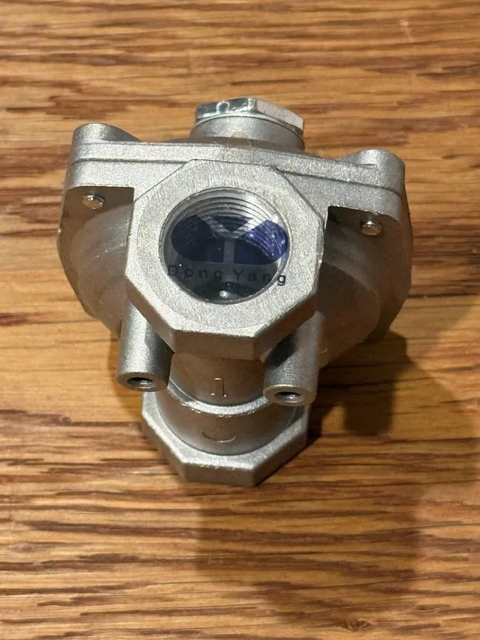 Трубопроводная арматура Cooktop Pressure Regulator 5304519943 Frigidaire FFGC301