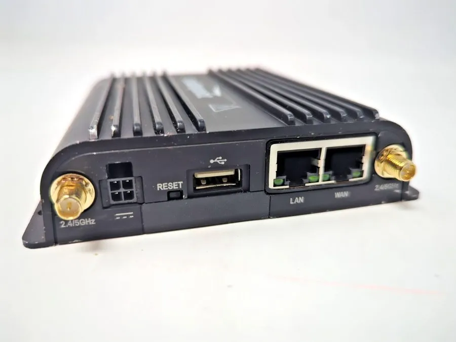 Маршрутизатор Cradlepoint IBR900-600M Mobile Router Unit LAN Port Rugged Router 