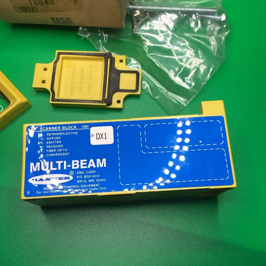 Фотоэлектрический датчик Banner Engineering SBDX1 Multi-Beam Scanner Block 16648 — фото лота 1