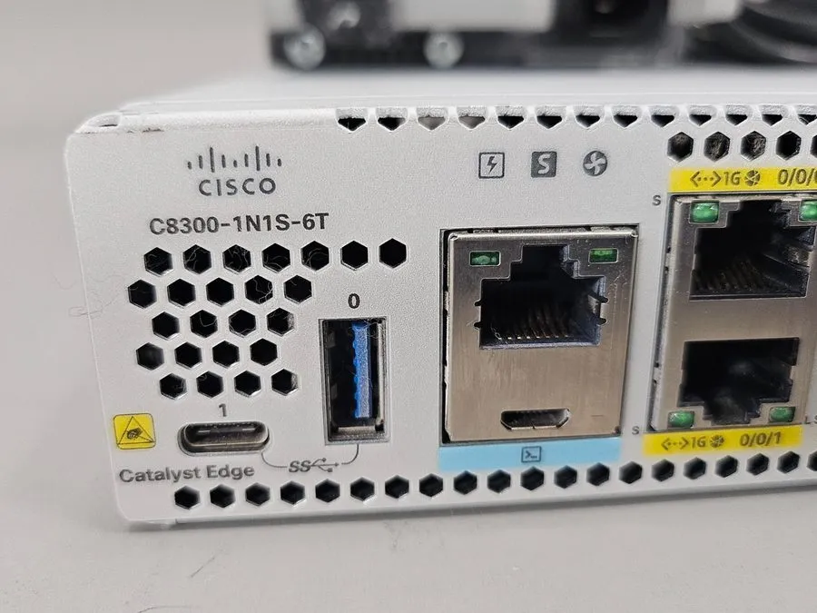 Маршрутизатор Cisco C8300-1N1S-6T C8300 Series Router