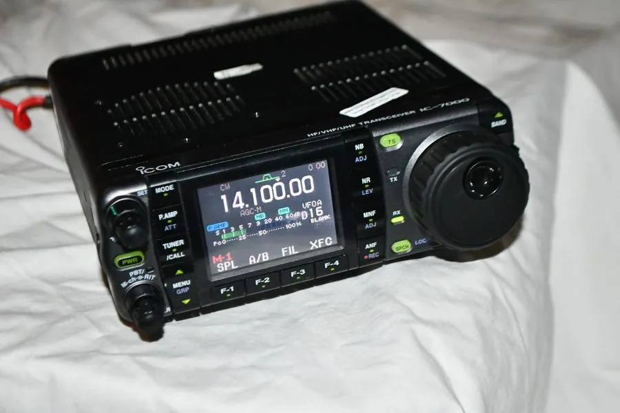 Радиостанция ICOM IC-7000M HF/50/144/430MHz 50W All Mode Ham Radio Transceiver — фото лота 1