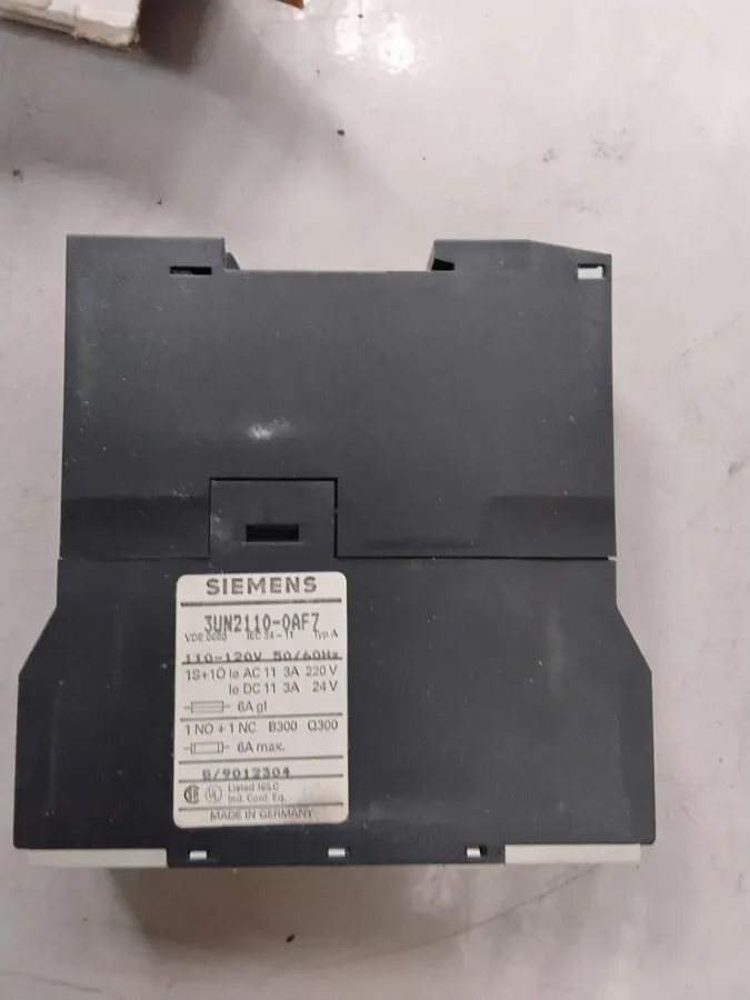 Реле защиты Siemens 3UN2110-0AF7 Thermistor Protection Relay 110-120V AC 1NO 1NC