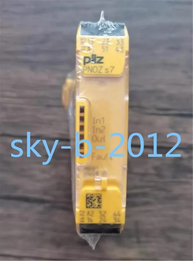 Реле безопасности PILZ Safety Relay PNOZ s7 24VDC 4n/o 1n/c 750107