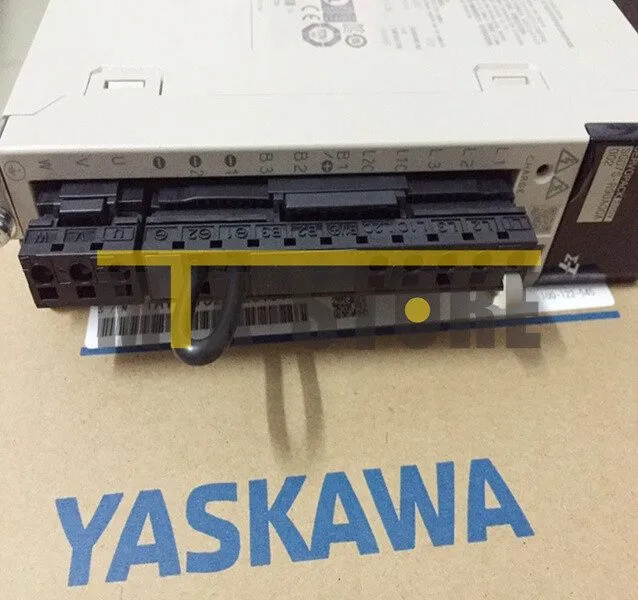 Сервопривод YASKAWA SGD7S-R90A00A002 Servo Drive