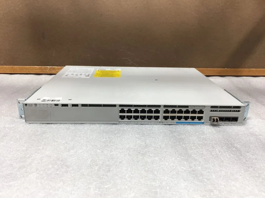 Коммутатор Cisco Catalyst C9200L-24PXG-4X-E POE 4x10G 24-Port PoE+ Switch 9200L
